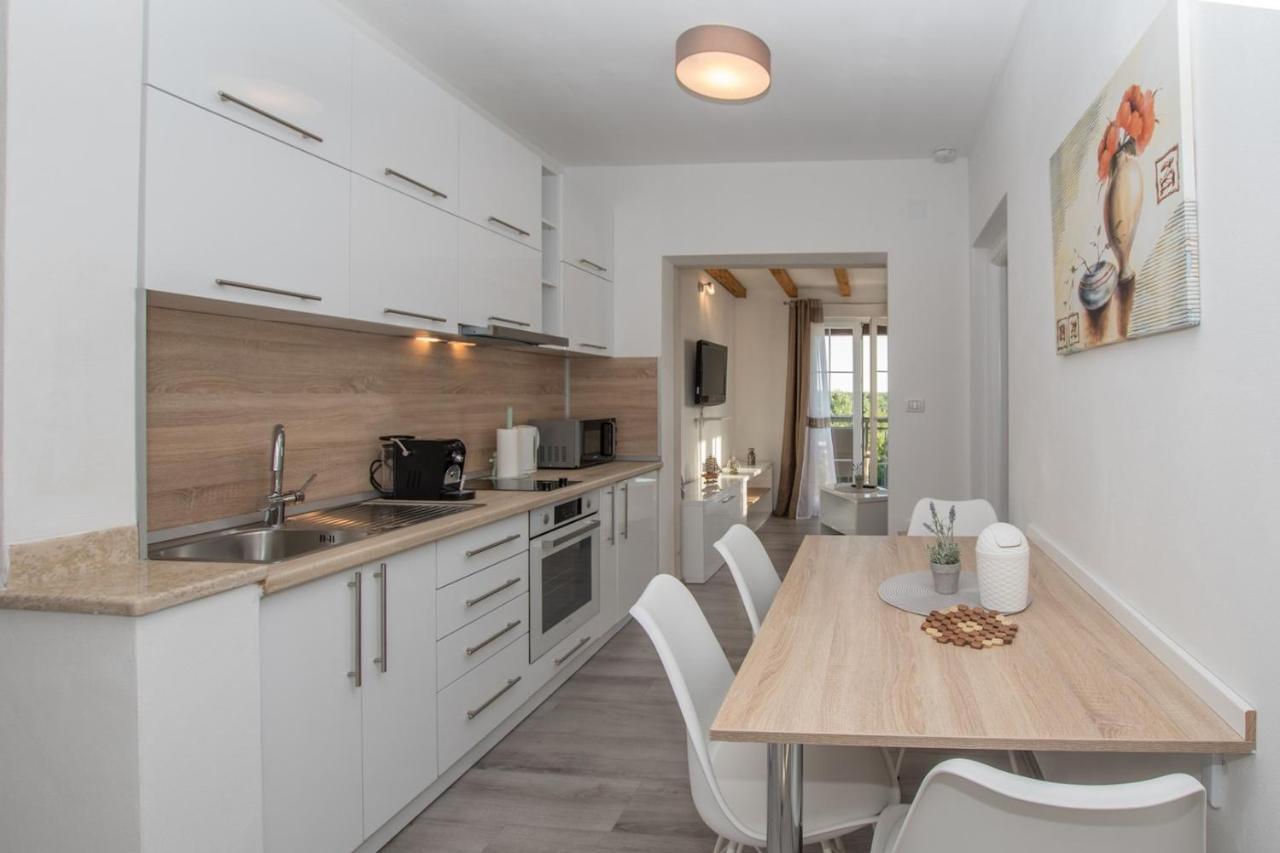 בוג'ה Lavanda House With Apartments מראה חיצוני תמונה